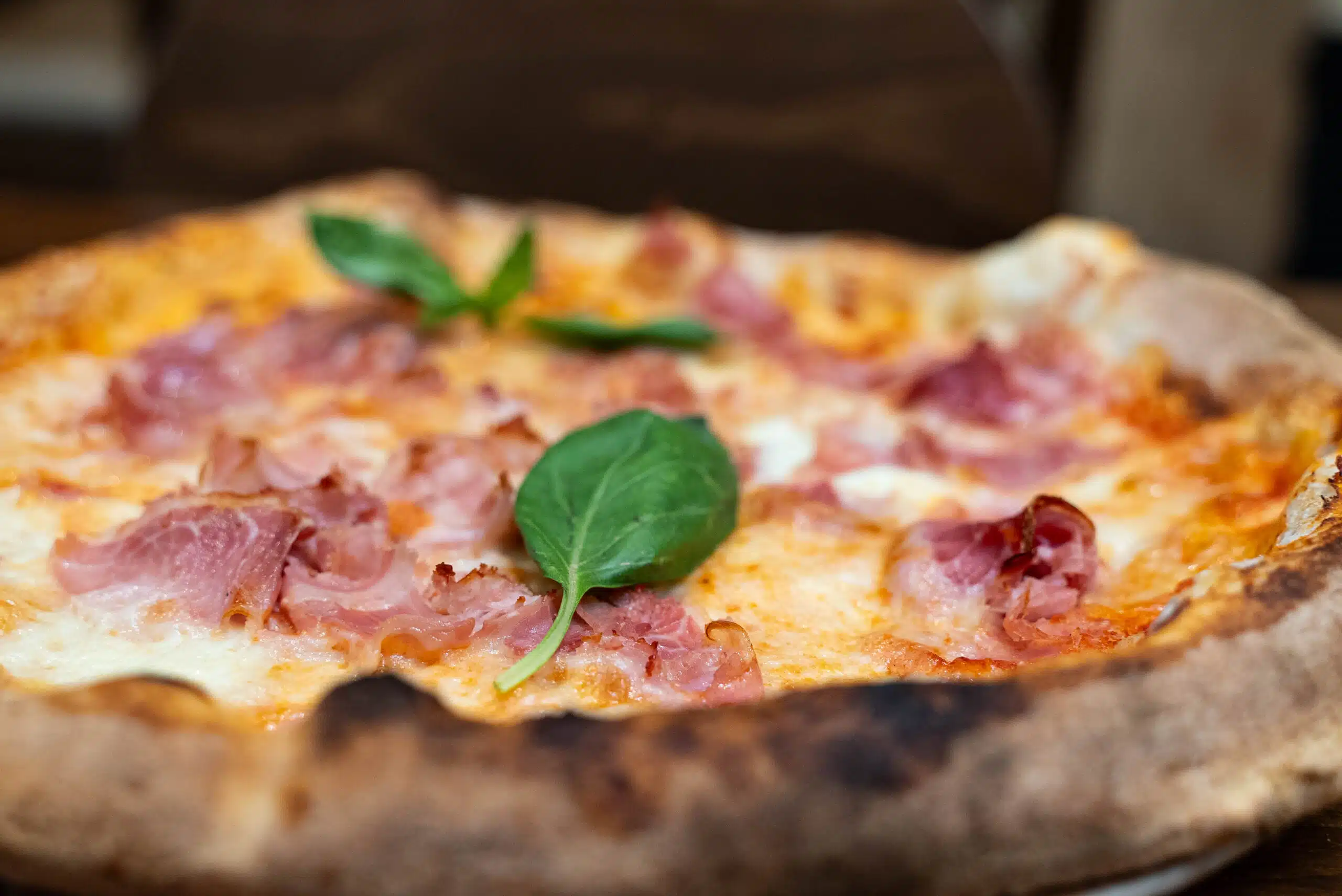 Familienpizza mit Liebe gebacken